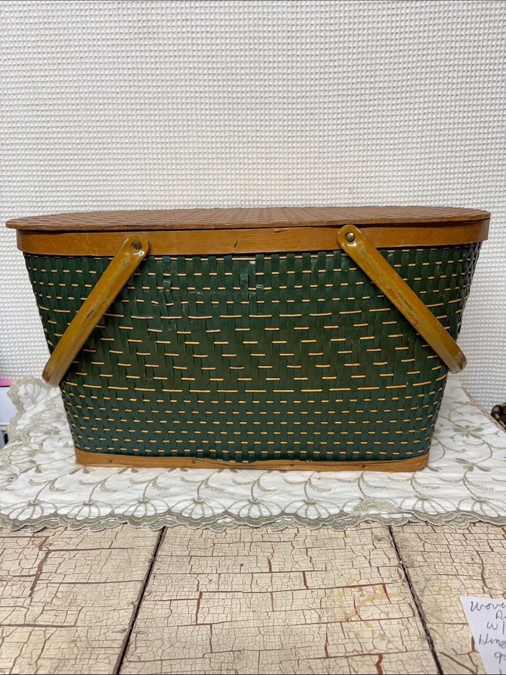 Hawkeye Burlington picnic basket